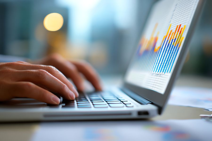 Restaurant Reporting: Which Numbers Should an Owner Review Every Month?